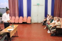 Глава района Александр Харитонов встретился с жителями в хуторе Крупской