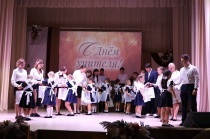 Поздравили учителей с наступающим праздником