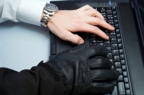 В Красноармейском районе полицейские задержали подозреваемого в мошенничестве
