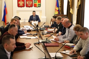 Губернатор Краснодарского края обсудил исполнение обращений жителей на «Прямой линии»