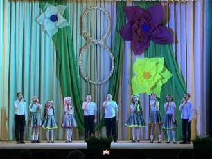 Накануне 8 Марта в Домах культуры четырёх поселений прошли праздничные концерты.