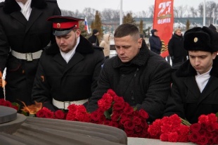 Цветы памяти: молодёжные объединения Кубани почтили подвиг героев России