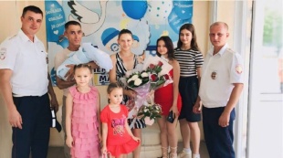 В Красноармейском районе госавтоинспекторы экстренно доставили роженицу в медицинское учреждение