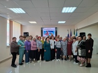 Первомай шагает по району