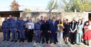 Свой профессиональный праздник отмечают работники службы вневедомственной охраны Федеральной службы войск национальной гвардии. 