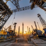 Уважаемые работники и ветераны нефтяной и газовой промышленности!