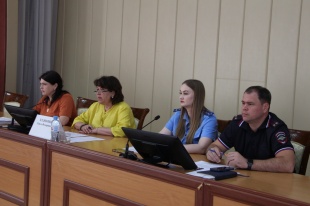 На защите детства!