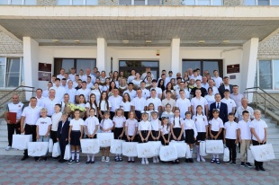 Вручение заслуженных наград нашим спортсменам и их наставникам