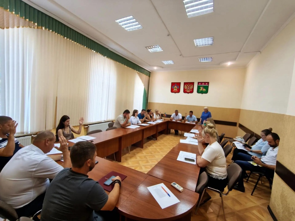 Лях звание заслуженный трудом 04.08.jpg